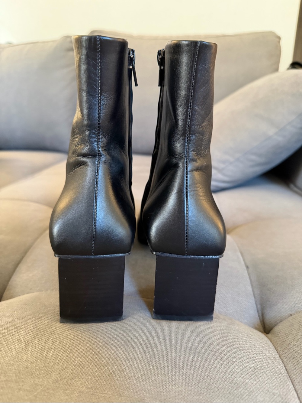 Balenciaga Black Leather Ankle Zip Booties - Picture 4 of 6